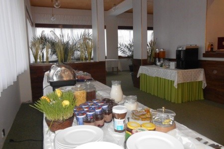 Česká republika Južná Morava Bítov 8 dňový pobyt Plná penzia Vlastná April 2026 (26/04/26- 3/05/26)