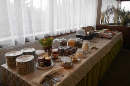 Česká republika Južná Morava Bítov 8 dňový pobyt Plná penzia Vlastná April 2026 (26/04/26- 3/05/26)