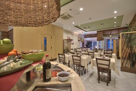 Seabank Resort & Spa - 10