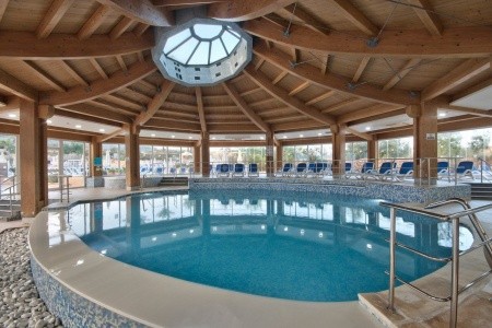 Seabank Resort & Spa - 11