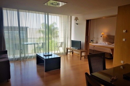 Madeira Funchal Golden Residence 6 dňový pobyt Raňajky Letecky Letisko: Katovice January 2026 (29/01/26- 3/02/26)