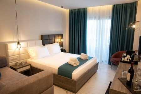 Grécko Chalkidiki Lagaria Palace 4 dňový pobyt Bez stravy Letecky Letisko: Bratislava July 2026 (29/07/26- 1/08/26)