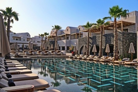 Grécko Santorini Radisson Blu Zaffron Resort 12 dňový pobyt Raňajky Letecky Letisko: Viedeň July 2026 (14/07/26-25/07/26)