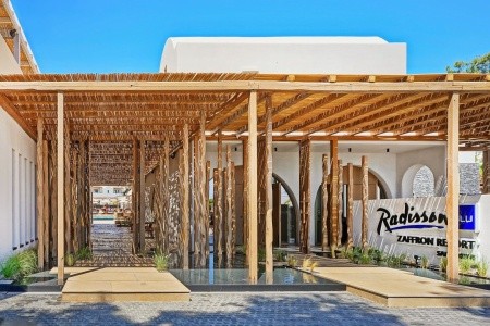 Grécko Santorini Radisson Blu Zaffron Resort 12 dňový pobyt Raňajky Letecky Letisko: Viedeň July 2026 (14/07/26-25/07/26)