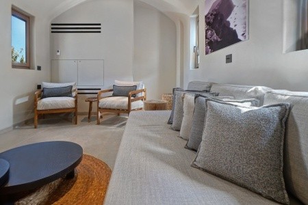 Grécko Santorini Radisson Blu Zaffron Resort 12 dňový pobyt Raňajky Letecky Letisko: Viedeň July 2026 (14/07/26-25/07/26)