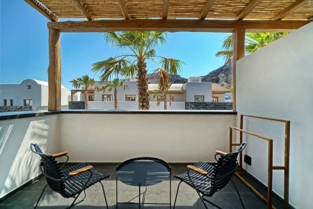 Grécko Santorini Radisson Blu Zaffron Resort 12 dňový pobyt Raňajky Letecky Letisko: Viedeň July 2026 (14/07/26-25/07/26)