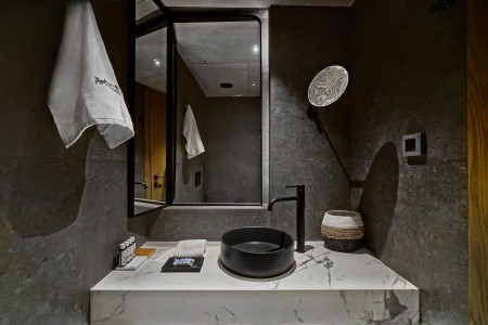 Grécko Santorini Radisson Blu Zaffron Resort 12 dňový pobyt Raňajky Letecky Letisko: Viedeň July 2026 (14/07/26-25/07/26)