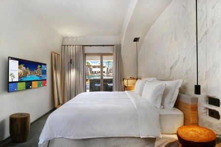 Grécko Santorini Radisson Blu Zaffron Resort 12 dňový pobyt Raňajky Letecky Letisko: Viedeň July 2026 (14/07/26-25/07/26)