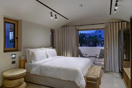 Grécko Santorini Radisson Blu Zaffron Resort 12 dňový pobyt Raňajky Letecky Letisko: Viedeň July 2026 (14/07/26-25/07/26)