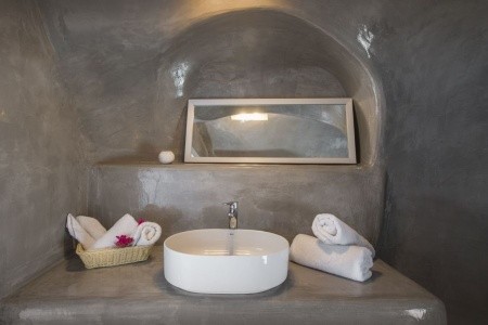 Aqua Serenity Santorini Luxury Suites - 9