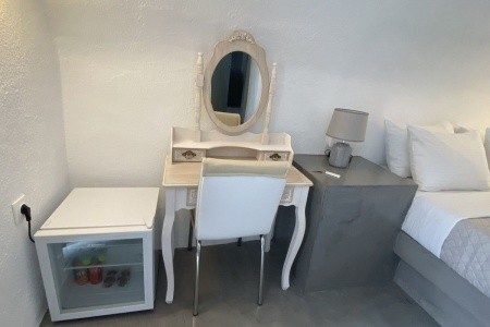 Aqua Serenity Santorini Luxury Suites - 12