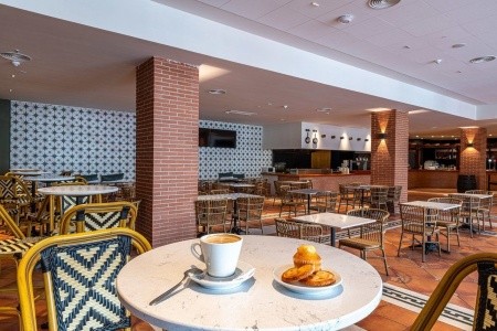 Španielsko Costa Dorada Estival Park Marena 7 dňový pobyt Raňajky Letecky Letisko: Bratislava October 2026 ( 4/10/26-10/10/26)