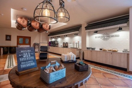 Španielsko Costa Dorada Estival Park Marena 7 dňový pobyt Raňajky Letecky Letisko: Bratislava October 2026 ( 4/10/26-10/10/26)