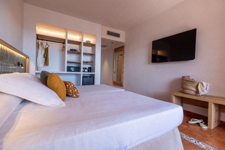 Španielsko Costa Dorada Estival Park Marena 7 dňový pobyt Raňajky Letecky Letisko: Bratislava October 2026 ( 4/10/26-10/10/26)