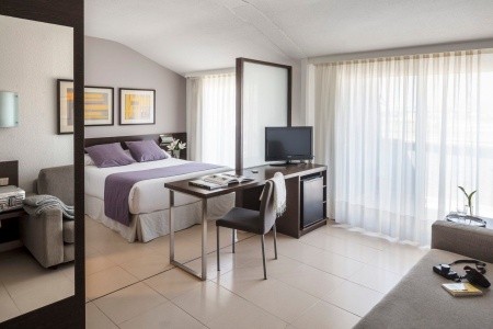 Aqua Hotel The Breeze	(Ex. Aquahotel Montagut) - 11