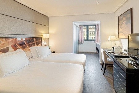 H10 Universitat - 13