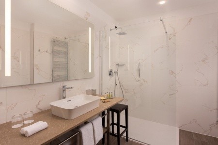 Hilton Rijeka Costabella Beach Resort & Spa - 16