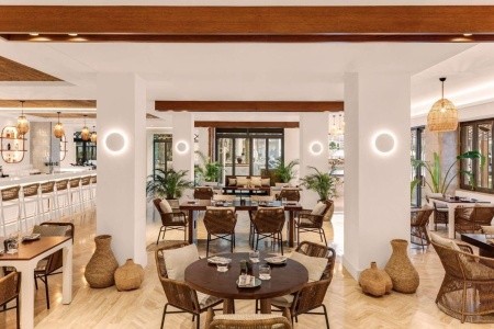 Spojené arabské emiráty Ajman Ajman Saray Luxury Collection Resort 15 dňový pobyt Polpenzia Letecky Letisko: Praha August 2026 (24/08/26- 7/09/26)