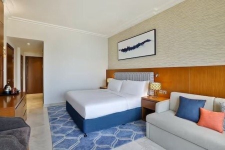 Spojené arabské emiráty Ras Al Khaimah Doubletree By Hilton & Spa Marjan Island 8 dňový pobyt Ultra All inclusive Letecky Letisko: Viedeň March 2026 (31/03/26- 7/04/26)