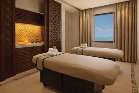 Spojené arabské emiráty Ras Al Khaimah Doubletree By Hilton & Spa Marjan Island 8 dňový pobyt Ultra All inclusive Letecky Letisko: Viedeň March 2026 (31/03/26- 7/04/26)