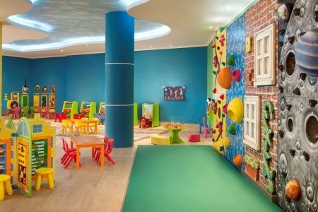 Spojené arabské emiráty Ras Al Khaimah Doubletree By Hilton & Spa Marjan Island 8 dňový pobyt Ultra All inclusive Letecky Letisko: Viedeň March 2026 (31/03/26- 7/04/26)