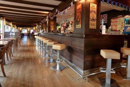 Ramada Hotel & Suites By Wyndham - 30