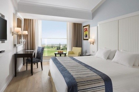 Olympic Lagoon Resort - 11