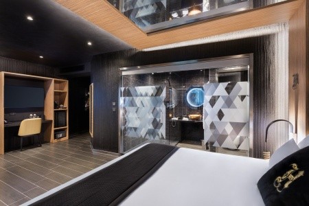 Hugo’s Boutique - 5