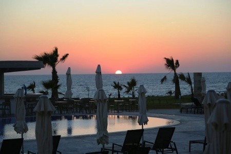 Cyprus Paphos (Pafos) Amphora & Suites 8 dňový pobyt Polpenzia Letecky Letisko: Praha April 2026 ( 6/04/26-13/04/26)