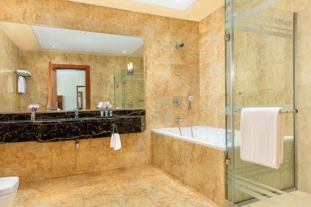 Spojené arabské emiráty Abu Dhabi Al Raha Beach Resort 6 dňový pobyt Raňajky Letecky Letisko: Praha August 2026 (27/08/26- 1/09/26)