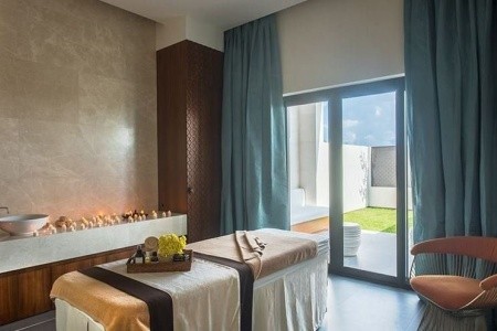 Spojené arabské emiráty Fujairah Intercontinental Fujairah Resort 7 dňový pobyt Polpenzia Letecky Letisko: Praha September 2026 ( 4/09/26-10/09/26)