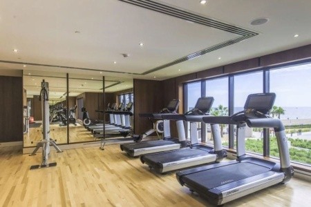 Spojené arabské emiráty Fujairah Intercontinental Fujairah Resort 7 dňový pobyt Polpenzia Letecky Letisko: Praha September 2026 ( 4/09/26-10/09/26)