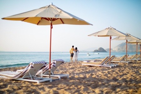 Spojené arabské emiráty Fujairah Intercontinental Fujairah Resort 7 dňový pobyt Polpenzia Letecky Letisko: Praha September 2026 ( 4/09/26-10/09/26)