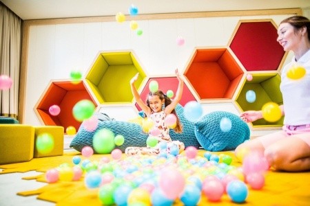 Spojené arabské emiráty Fujairah Intercontinental Fujairah Resort 7 dňový pobyt Polpenzia Letecky Letisko: Praha September 2026 ( 4/09/26-10/09/26)