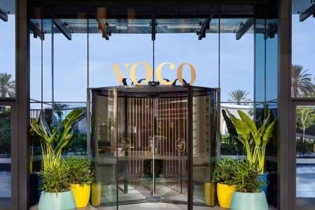 Spojené arabské emiráty Dubaj Voco Dubai The Palm 4 dňový pobyt Plná penzia Letecky Letisko: Praha September 2026 ( 6/09/26- 9/09/26)