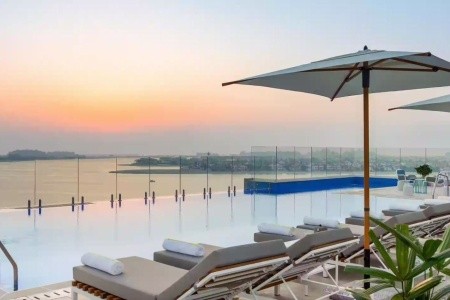 Spojené arabské emiráty Dubaj Voco Dubai The Palm 4 dňový pobyt Plná penzia Letecky Letisko: Praha September 2026 ( 6/09/26- 9/09/26)