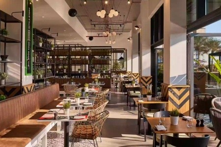 Spojené arabské emiráty Dubaj Voco Dubai The Palm 4 dňový pobyt Plná penzia Letecky Letisko: Praha September 2026 ( 6/09/26- 9/09/26)