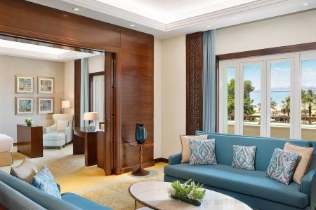 Spojené arabské emiráty Dubaj Ritz Carlton 8 dňový pobyt Raňajky Letecky Letisko: Praha July 2026 (11/07/26-18/07/26)