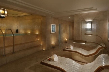 Spojené arabské emiráty Dubaj Ritz Carlton 8 dňový pobyt Raňajky Letecky Letisko: Praha July 2026 (11/07/26-18/07/26)