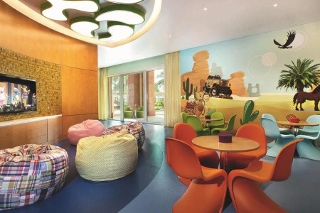 Spojené arabské emiráty Dubaj Ritz Carlton 8 dňový pobyt Raňajky Letecky Letisko: Praha July 2026 (11/07/26-18/07/26)