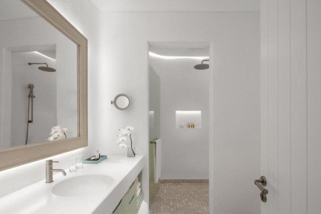 Anantara Santorini Abu Dhabi Retreat - 11