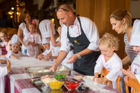 Slovensko Nízke Tatry Ski & Wellness Residence Družba 3 dňový pobyt Raňajky Vlastná November 2026 ( 2/11/26- 4/11/26)