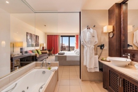 Kanárske ostrovy Tenerife Barceló Tenerife 12 dňový pobyt Polpenzia Letecky Letisko: Budapešť January 2026 (22/01/26- 2/02/26)