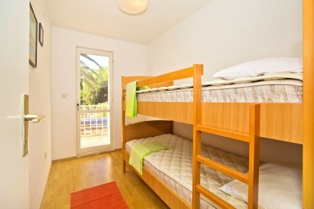 Robinzonáda 3298-3307 - 13