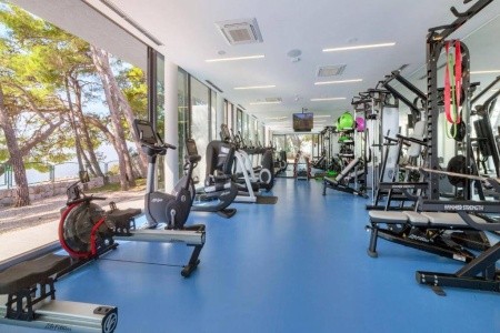 Chorvátsko Makarská riviéra Bluesun Hotel Berulia 6 dňový pobyt Raňajky Vlastná May 2026 ( 2/05/26- 7/05/26)