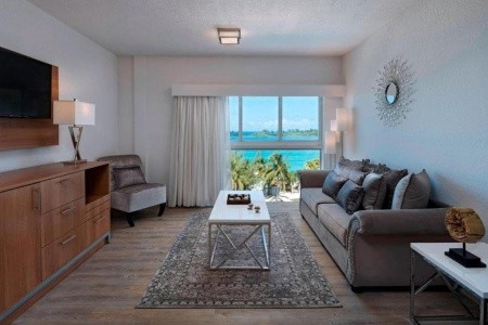 Bahamy  Courtyard Nassau Downtown/Junkanoo Beach 16 dňový pobyt Bez stravy Letecky Letisko: Viedeň January 2026 (29/01/26-13/02/26)