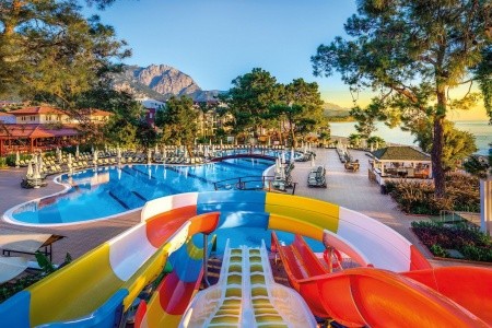 Crystal Aura Beach Resort & Spa - 2