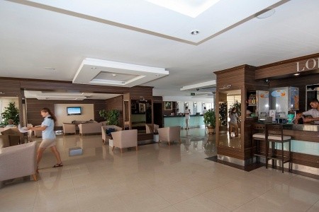 Crystal Aura Beach Resort & Spa - 9