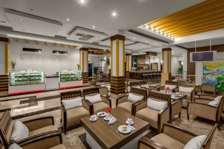 Crystal Aura Beach Resort & Spa - 10