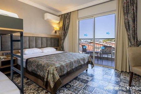 Crystal Aura Beach Resort & Spa - 15